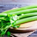 9 lợi ích đáng kinh ngạc của cần tây 6 Can Tay