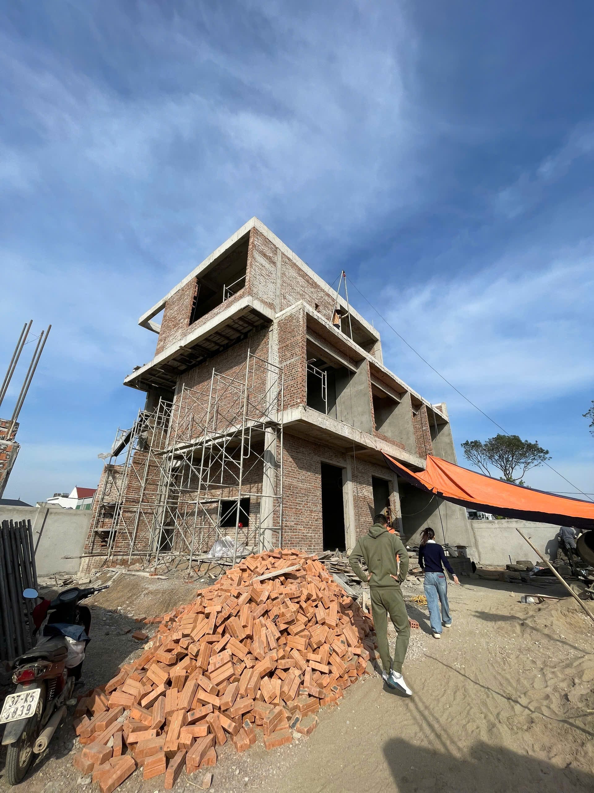 D8ac1a2f 15f8 4918 9c2f 26d49d2e9c9d